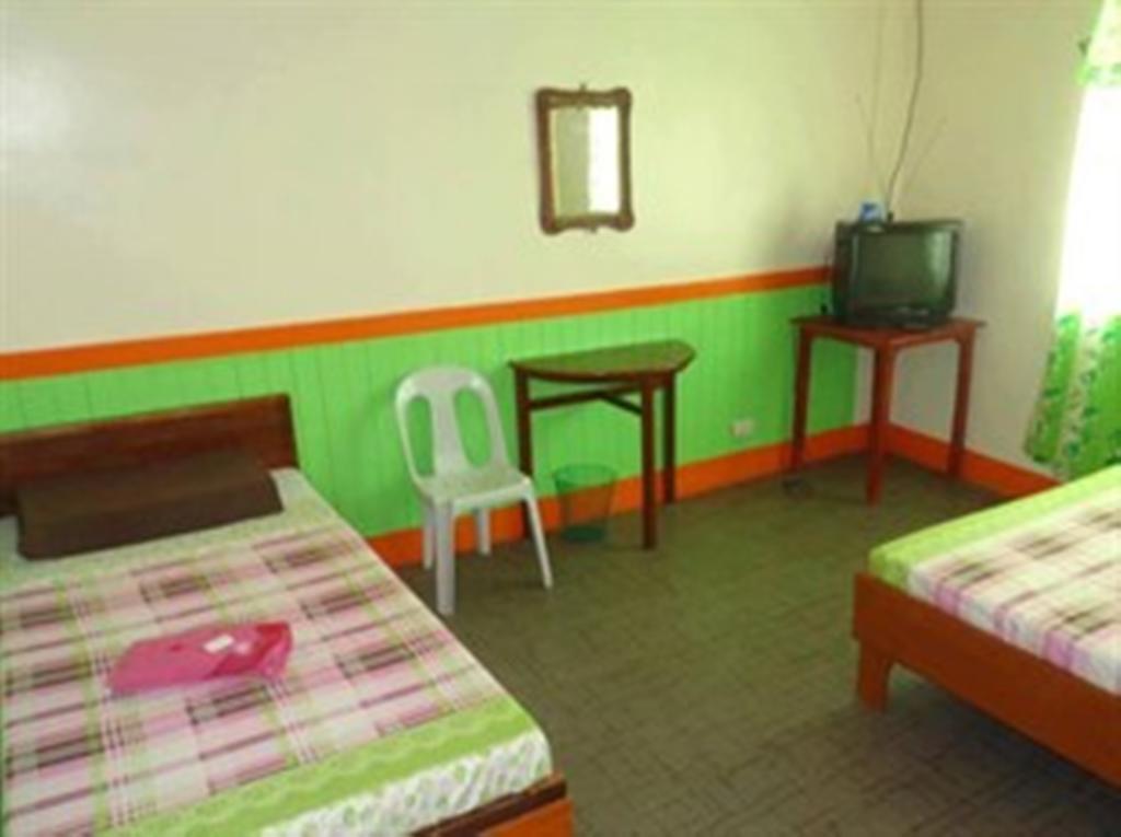 Np Festival Inn Kalibo Pokoj fotografie