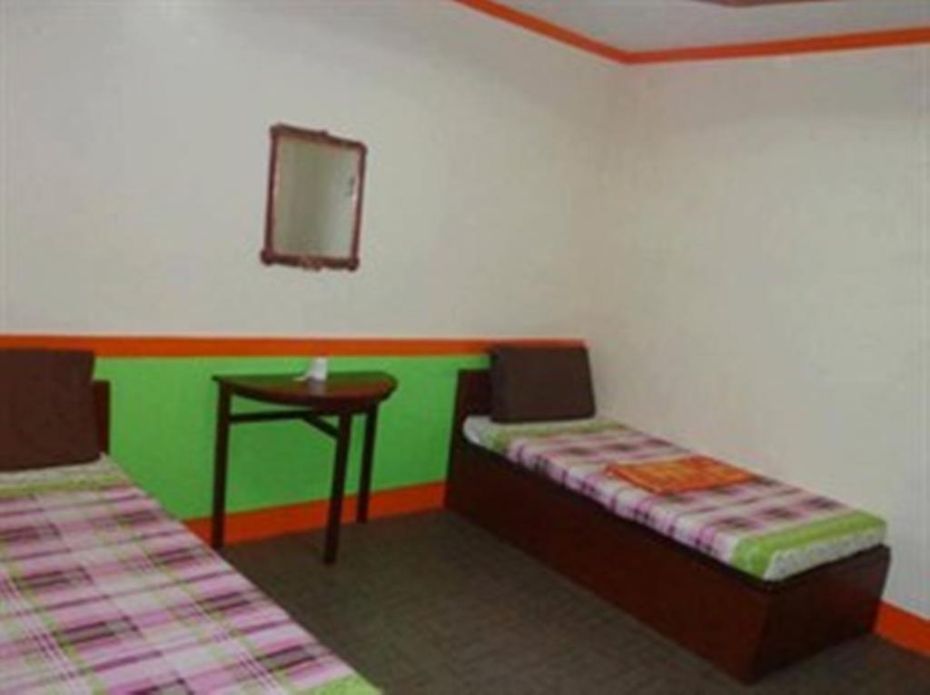 Np Festival Inn Kalibo Pokoj fotografie